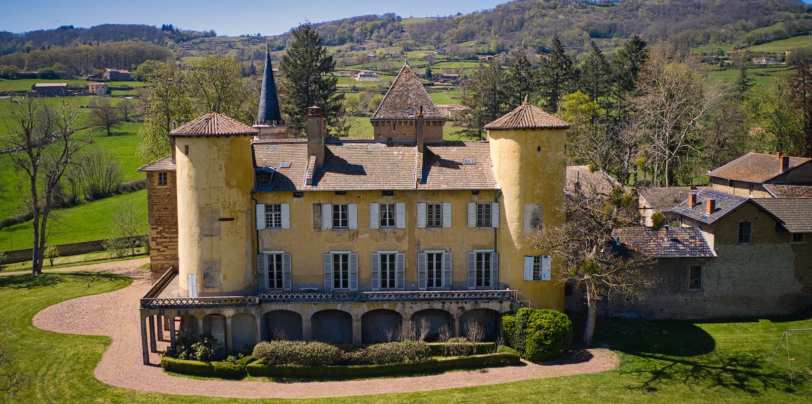 The eastern facade of the castle of Lamartine