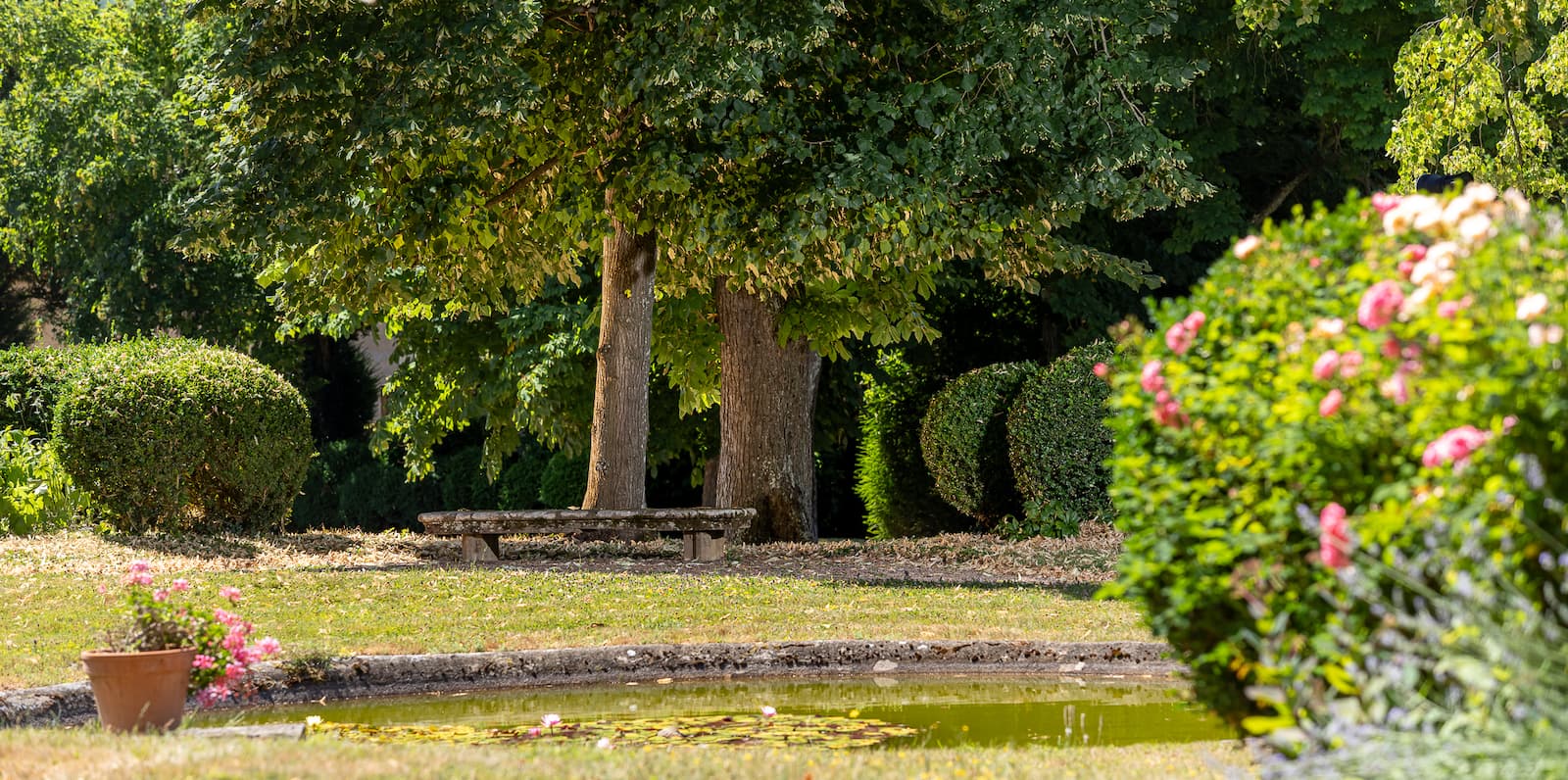 parc-poetique-chateau-saint-point Le parc romantique du château de Saint-Point dans lequel Lamartine trouvait l’inspiration pour ses œuvres