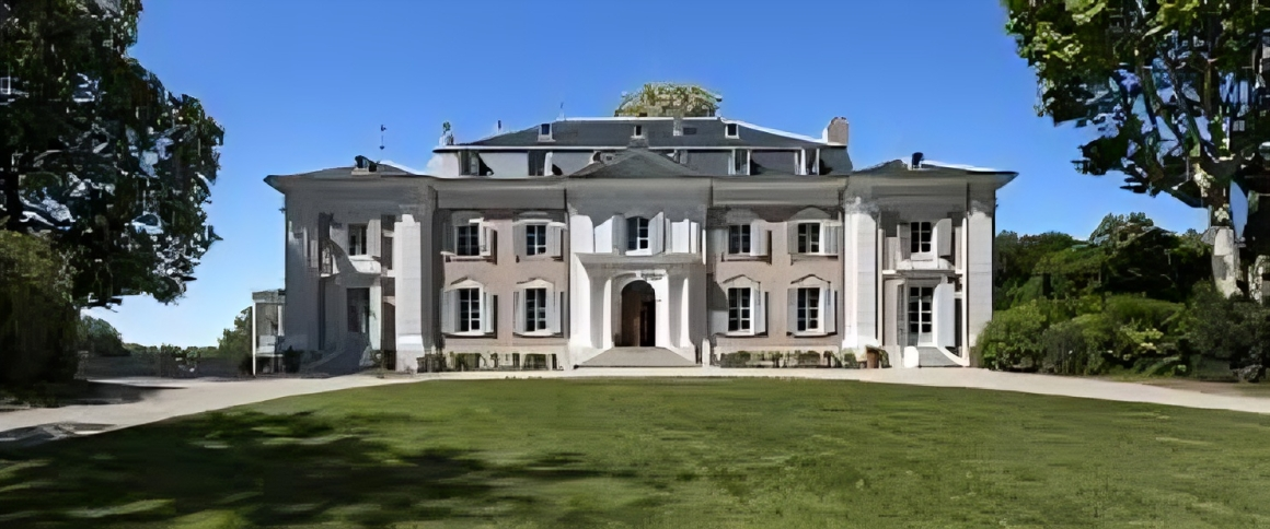 Maison écrivain à voir en France le Chateau de Voltaire